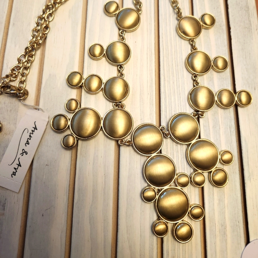 Anna and Ava Gold  Necklace ✨️ 💛 - Picture 3 of 5